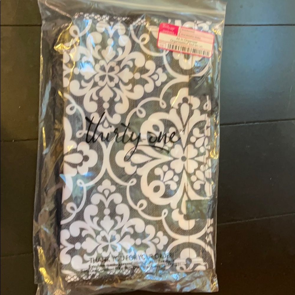 New all in organizer in medallion medley print